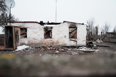 "Валя викинула у вікно спочатку онучку": як живуть під обстрілами у селі Князівка на Сумщині за 20 км від Росії "Валя викинула у вікно спочатку онучку": як живуть під обстрілами у селі Князівка на Сумщині за 20 км від Росії