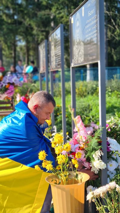 Іван Крук вшановує загиблих односельців