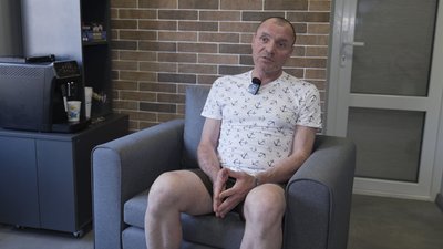 "Кожен вихід з камери — це побиття": оборонець Маріуполя — про полон РФ та реабілітацію на Вінниччині "Кожен вихід з камери — це побиття": оборонець Маріуполя — про полон РФ та реабілітацію на Вінниччині