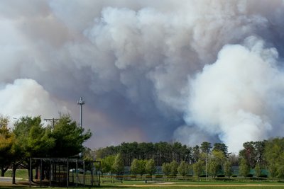 У Нью-Джерсі спалахнула лісова пожежа, яка може стати найбільшою за 20 років У Нью-Джерсі спалахнула лісова пожежа, яка може стати найбільшою за 20 років