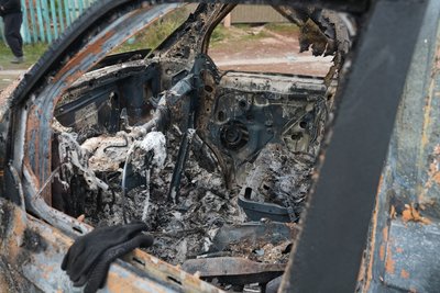 Розбили будинки та автівку газовиків: армія РФ обстріляла Стецьківку на Сумщині Розбили будинки та автівку газовиків: армія РФ обстріляла Стецьківку на Сумщині