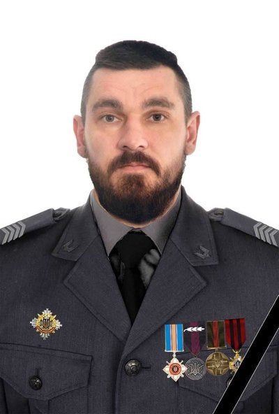 Посмертну нагороду Героя з Рівненщини вручив президент України його родині Посмертну нагороду Героя з Рівненщини вручив президент України його родині