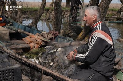 "Чоловіки воюють, на воду виходять жінки": як змінилася рибалка у Вилковому під час війни