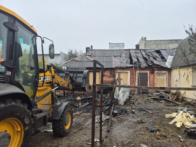 Російський безпілотник поцілив в житлові будинки в Сумах Російський безпілотник поцілив в житлові будинки в Сумах