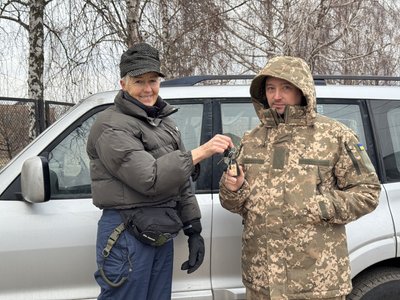 Дружина загиблого захисника передала його побратимам автівку в пам’ять чоловіка Дружина загиблого захисника передала його побратимам автівку в пам’ять чоловіка