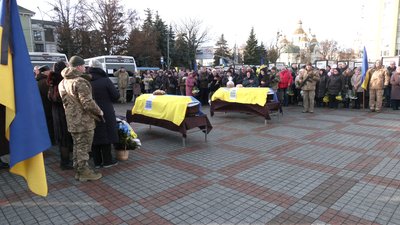 З військовими Русланом Корольчуком та Юрієм Ляшецьким попрощались у Рівному
