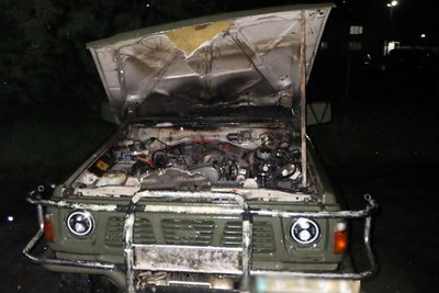 У Бердичеві підпалили дві автівки військових: поліція встановлює причетних У Бердичеві підпалили дві автівки військових: поліція встановлює причетних