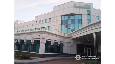 Росіяни "шахедами" атакували центр міста Новгород-Сіверський на Чернігівщині: пошкоджені будинки Росіяни "шахедами" атакували центр міста Новгород-Сіверський на Чернігівщині: пошкоджені будинки
