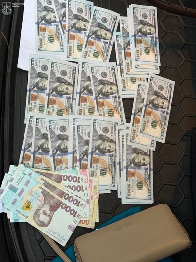 Вигадані діагнози для виїзду за кордон: медиків з Одеси підозрюють у хабарництві Вигадані діагнози для виїзду за кордон: медиків з Одеси підозрюють у хабарництві