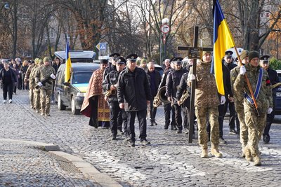 В Ужгороді попрощалися із загиблим захисником Владиславом Діусом В Ужгороді попрощалися із загиблим захисником Владиславом Діусом
