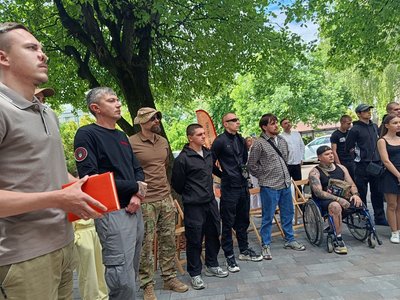 До 135-річчя Євгена Коновальця у Житомирі відкрили мурал на його честь До 135-річчя Євгена Коновальця у Житомирі відкрили мурал на його честь