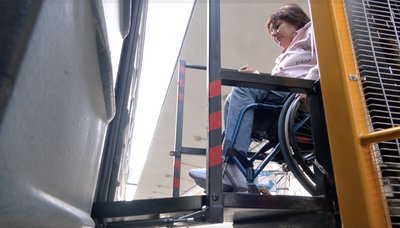 Безбарʼєрний потяг: у Черкасах протестували роботу підіймача для маломобільних груп населення Безбарʼєрний потяг: у Черкасах протестували роботу підіймача для маломобільних груп населення