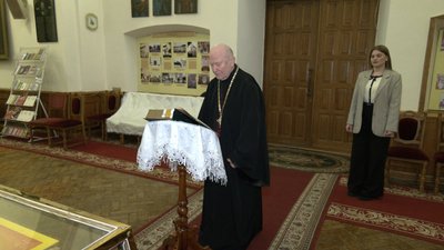У храмі Острозької академії триває марафон читання Острозької біблії У храмі Острозької академії триває марафон читання Острозької біблії