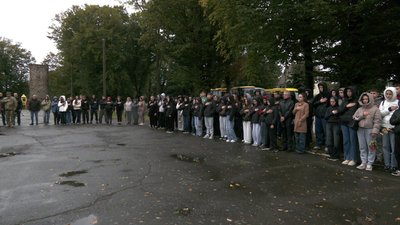 На Вінниччині на честь загиблого 20-річного Анатолія Сіненка відкрили меморіальну дошку На Вінниччині на честь загиблого 20-річного Анатолія Сіненка відкрили меморіальну дошку