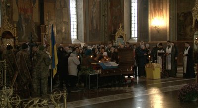 Два місяці на фронті: Черкаси попрощалися із військовослужбовцем