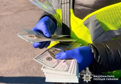 На Вінниччині жінку підозрюють у схемі зі зняттям з військового обліку за 6 тисяч доларів На Вінниччині жінку підозрюють у схемі зі зняттям з військового обліку за 6 тисяч доларів