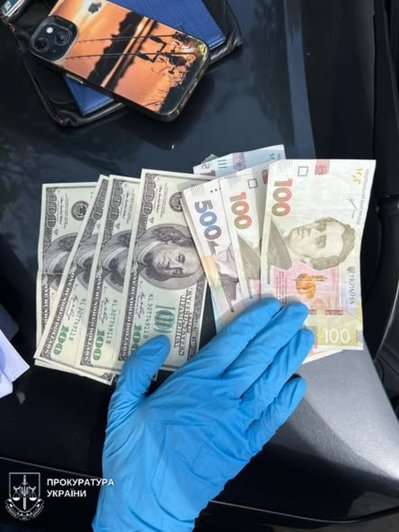 20 тисяч доларів за виїзд до Молдови: 26-річному одеситу висунули обвинувачення 20 тисяч доларів за виїзд до Молдови: 26-річному одеситу висунули обвинувачення