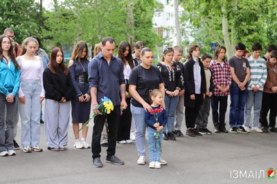 Загинув під Бахмутом: на Одещині відкрили меморіальну дошку на честь полеглого захисника Загинув під Бахмутом: на Одещині відкрили меморіальну дошку на честь полеглого захисника