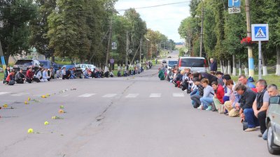 На Чернігівщині попрощалися з Олександром Дубицьким, Олегом Кравчуком, Віктором Коваленком та Денисом Терещенком На Чернігівщині попрощалися з Олександром Дубицьким, Олегом Кравчуком, Віктором Коваленком та Денисом Терещенком