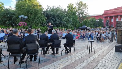 "Birleştirgen manalar": Kıyivde qırımtatar ve ukrain yırlarınıñ kontserti olıp keçti "Birleştirgen manalar": Kıyivde qırımtatar ve ukrain yırlarınıñ kontserti olıp keçti