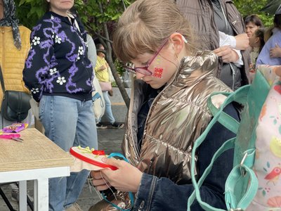 Показ мод, благодійний ярмарок та концерти. Як відзначили День вишиванки у Дніпрі Показ мод, благодійний ярмарок та концерти. Як відзначили День вишиванки у Дніпрі