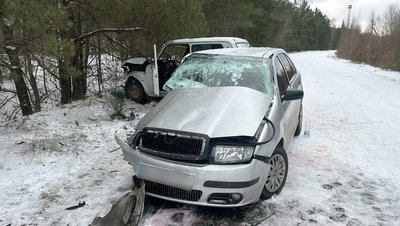 На Полонщині поліцейські з’ясовують обставини ДТП, у якій травмувалось двоє людей, 29 грудня 2025 року, Хмельниччина На Полонщині поліцейські з’ясовують обставини ДТП, у якій травмувалось двоє людей, 29 грудня 2025 року, Хмельниччина