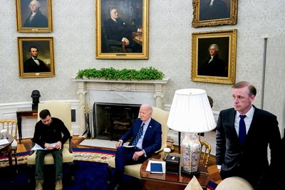 President of Ukraine Volodymyr Zelenskyy meets with US President Joe Biden in the Oval Office of the White House, September 26, 2024