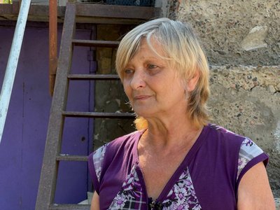 Власноруч відбудовує знищені обстрілами оселю та господарство. Історія жителя Херсонщини Анатолія Пономаренка Власноруч відбудовує знищені обстрілами оселю та господарство. Історія жителя Херсонщини Анатолія Пономаренка