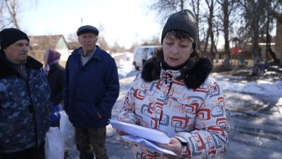 У село Золотинка, що на Чернігівщині, через погану якість дороги відмовляється їздити транспорт У село Золотинка, що на Чернігівщині, через погану якість дороги відмовляється їздити транспорт