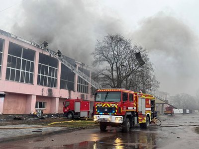 Російська армія вдарила по спортивній школі у Шостці, де тренувались діти Російська армія вдарила по спортивній школі у Шостці, де тренувались діти