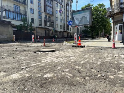 "Асфальт клався поверх бруківки": під час ремонту вулиці у Львові виявили історичну бруківку "Асфальт клався поверх бруківки": під час ремонту вулиці у Львові виявили історичну бруківку