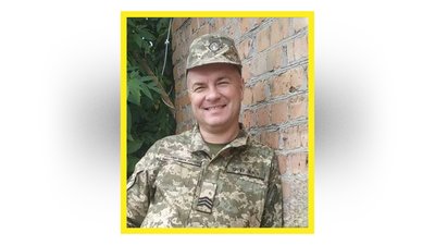На Чернігівщині попрощалися з чотирма захисниками України, які загинули на фронті На Чернігівщині попрощалися з чотирма захисниками України, які загинули на фронті