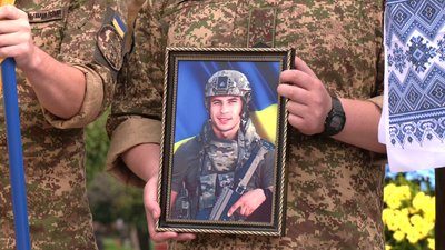 У Рівному попрощалися з військовими Тарасом Лазарчуком, Миколою Войтовичем та Сергієм Тлучкевичем У Рівному попрощалися з військовими Тарасом Лазарчуком, Миколою Войтовичем та Сергієм Тлучкевичем