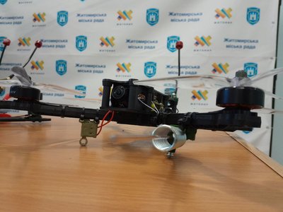 У Житомирі показали перших 8 дронів, вироблених на платформі "Житомирський дрон" У Житомирі показали перших 8 дронів, вироблених на платформі "Житомирський дрон"