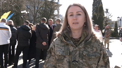 Штаб-сержантка третьої категорії цивільно-військового співробітництва штабу 44 окремої артилерійської бригади Ірина Подлецька, вшанування Тараса Шевченка у Тернополі, 9 березня 2026 року Штаб-сержантка третьої категорії цивільно-військового співробітництва штабу 44 окремої артилерійської бригади Ірина Подлецька, вшанування Тараса Шевченка у Тернополі, 9 березня 2026 року