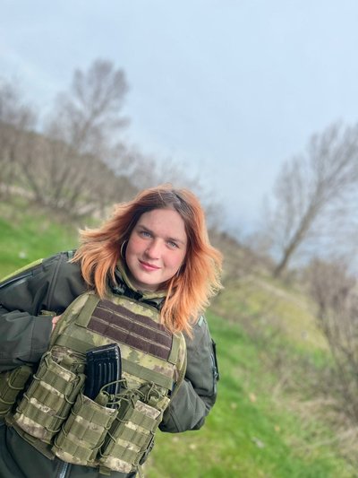 “Я голодною вмирати не збираюся”. Як 20-річна дронарка з Києва служить на Донеччині “Я голодною вмирати не збираюся”. Як 20-річна дронарка з Києва служить на Донеччині