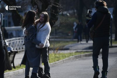Поцілунки та вино: в Одесі встановили рекорд України з наймасовішого поцілунку на березі моря Поцілунки та вино: в Одесі встановили рекорд України з наймасовішого поцілунку на березі моря