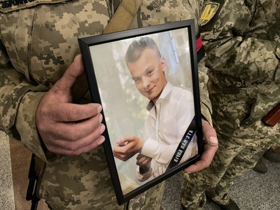 У Полтаві попрощалися з воїнами Ігорем Голінським та Михайлом Дудаладовим У Полтаві попрощалися з воїнами Ігорем Голінським та Михайлом Дудаладовим