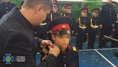 СБУ викрила керівників "казачих корпусів" та "Юнармії" на окупованій Луганщині СБУ викрила керівників "казачих корпусів" та "Юнармії" на окупованій Луганщині