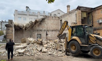 Обіцяють відбудувати: у Черкасах зносять корпус музичної школи — що буде на його місці Обіцяють відбудувати: у Черкасах зносять корпус музичної школи — що буде на його місці