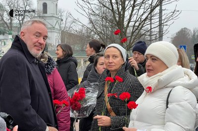 "Дякую за життя": у Києві відбулася акція до Дня боротьби зі СНІДом "Дякую за життя": у Києві відбулася акція до Дня боротьби зі СНІДом