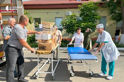 Одній з лікарень Одещини передали десять тонн медичного обладнання Одній з лікарень Одещини передали десять тонн медичного обладнання