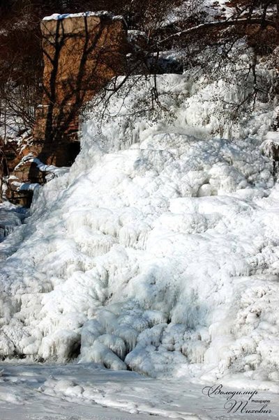 На Тернопільщині замерз джуринський водоспад
