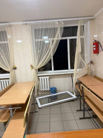 Наслідки російського удару по Одесі: у трьох школах вибито вікна Наслідки російського удару по Одесі: у трьох школах вибито вікна
