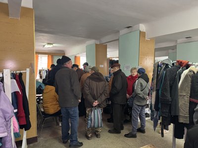 “Побросали все, “голяком” виїхали”: де в Сумах переселенці можуть отримати безоплатний одяг та речі “Побросали все, “голяком” виїхали”: де в Сумах переселенці можуть отримати безоплатний одяг та речі