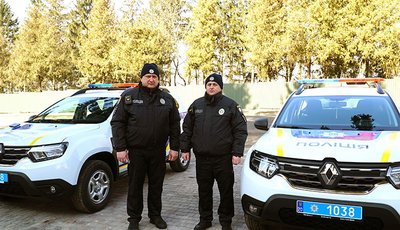 поліція, офіцер громади, поліцейське авто, поліцейська станція поліція, офіцер громади, поліцейське авто, поліцейська станція