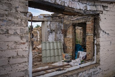 "Усе починаємо з нуля". Як родина з п`ятьма дітьми відбудовується у деокупованій Трудолюбівці на Херсонщині "Усе починаємо з нуля". Як родина з п`ятьма дітьми відбудовується у деокупованій Трудолюбівці на Херсонщині