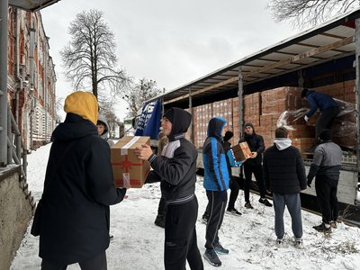 Як міжнародні партнери допомагають волонтерам Полтави Як міжнародні партнери допомагають волонтерам Полтави