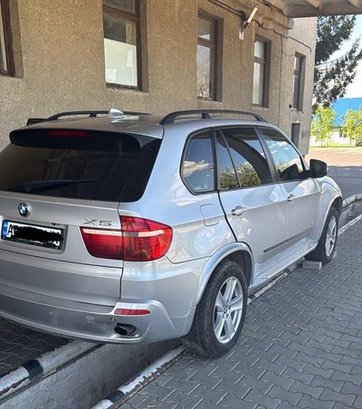 У закарпатця митники вилучили авто BMW X5, через приховані понад 1500 пачок сигарет У закарпатця митники вилучили авто BMW X5, через приховані понад 1500 пачок сигарет