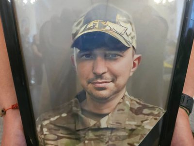 У Полтаві попрощалися із військовим Сергієм Шовкуном У Полтаві попрощалися із військовим Сергієм Шовкуном